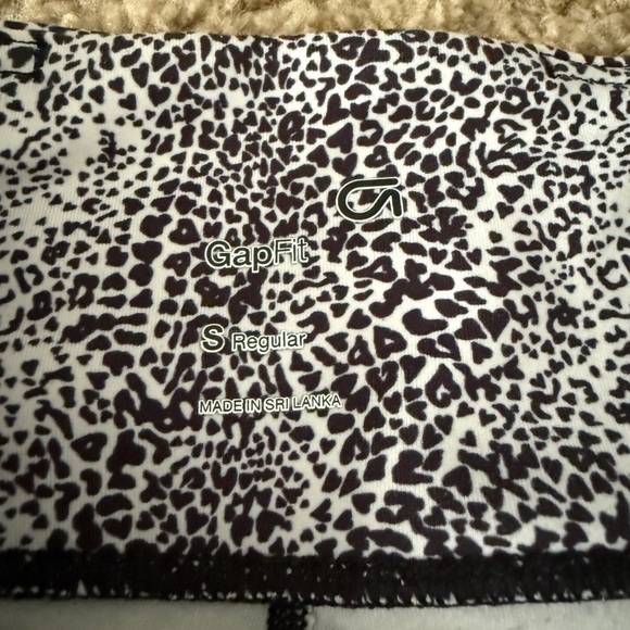 GAP Black and White Leopard Print Shorts - Picture 2 of 4
